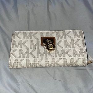 Michael Kors logo wallet. EUC